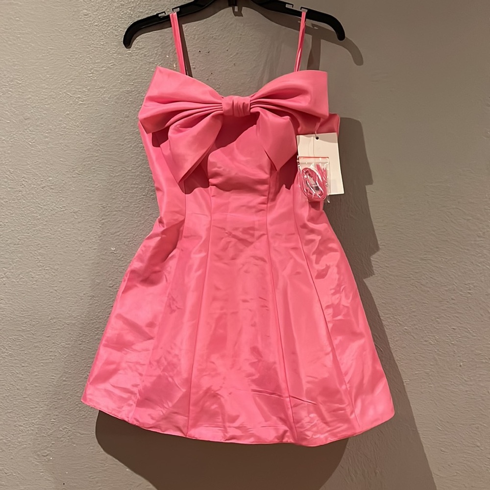 Mac Duggal Pink Strapless Mini Dress. Worn ONE time.